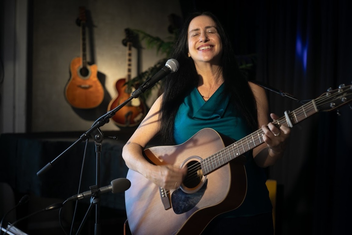 Iris London-Zolty: Songs from Israel – Stories from the heart